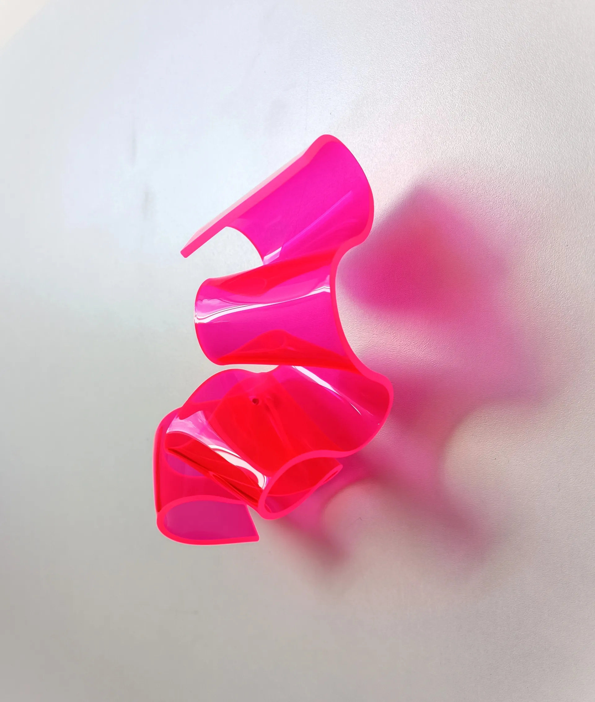 Neonroter Kringel, 2026