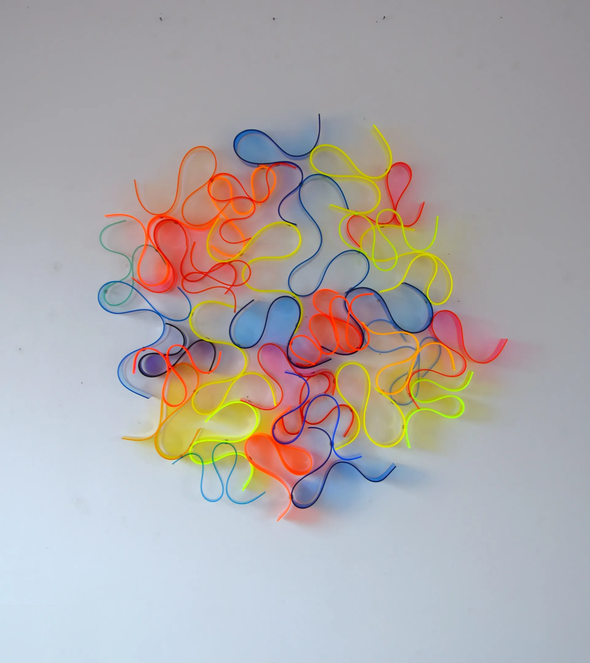 Kringel Neongelb,-orange / Blau, 2025