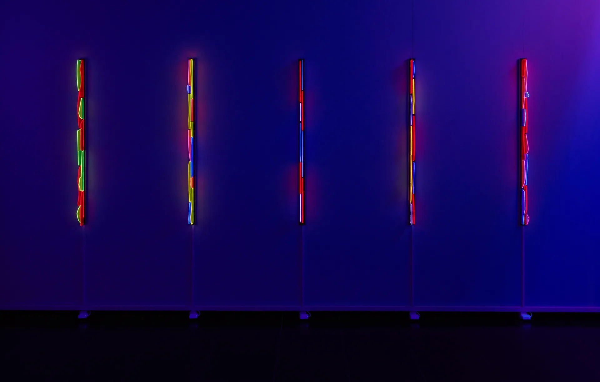 Licht-Collagen I-V,  2018, Alu, Diverses, Fluoreszierendes Plexiglas, LED